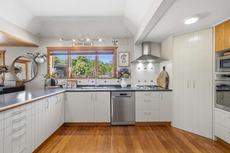 2 Church Street Amberley_8