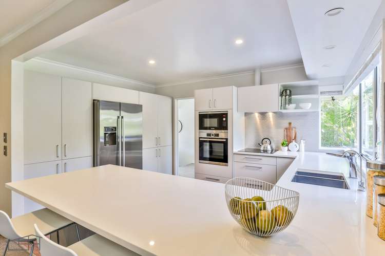 10 Woodfern Crescent Titirangi_8