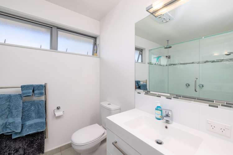 21 Flaxon Place Burwood_14