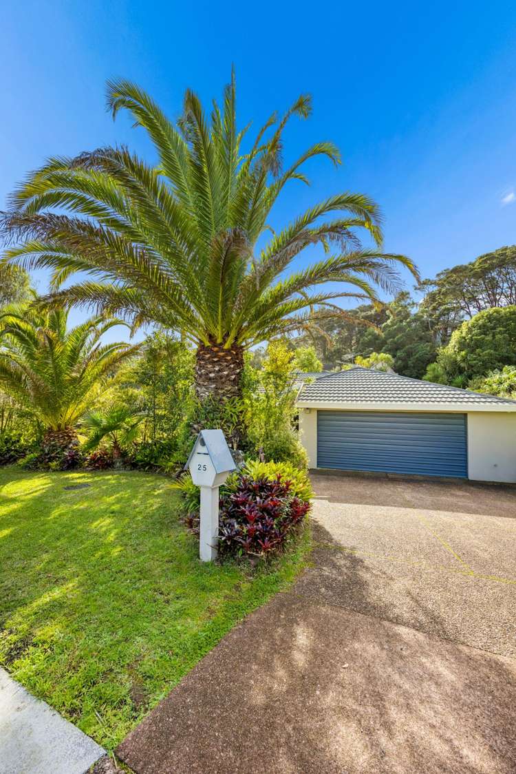 25 Woodfern Crescent Titirangi_26