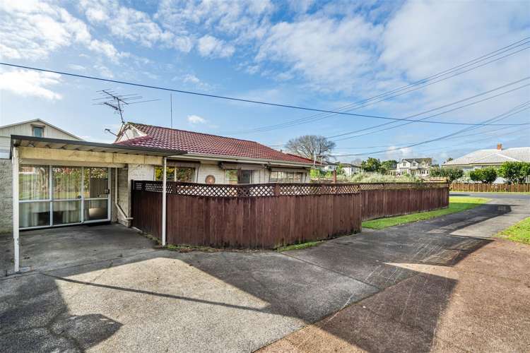 2/32 Opaheke Road Papakura_17