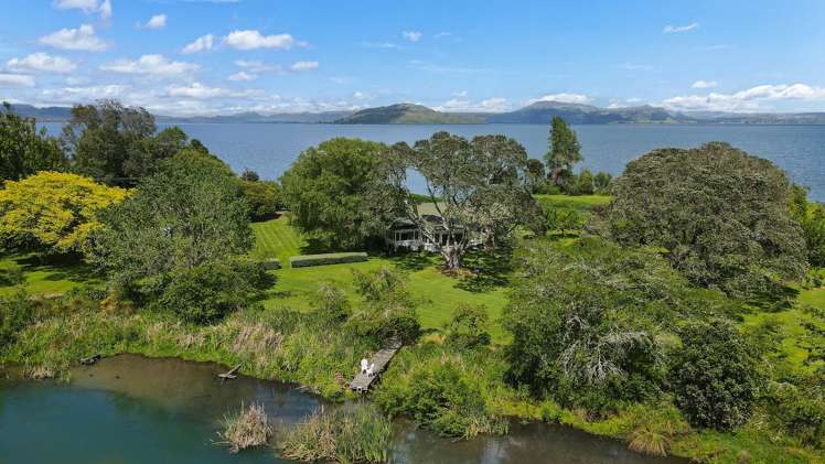 44 and 46 Takinga Street Mourea_32