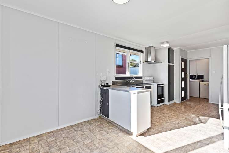 64 Astrolabe Street Cannons Creek_6