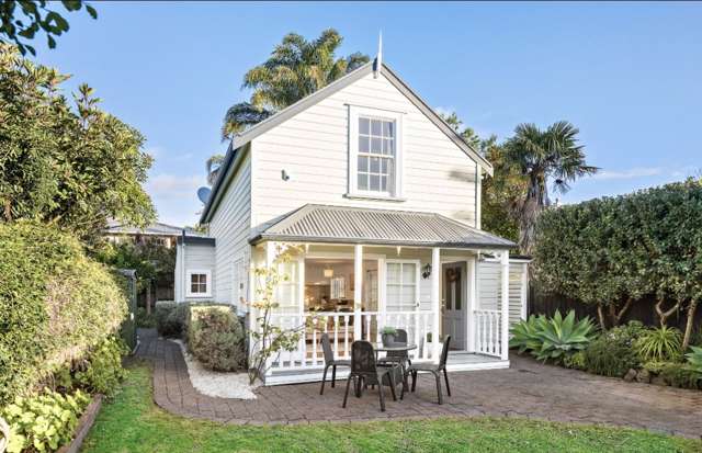 Charming Home on Roslyn Terrace