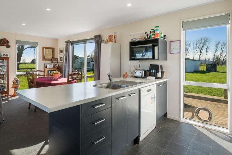 649 Wani Road Netherton_18