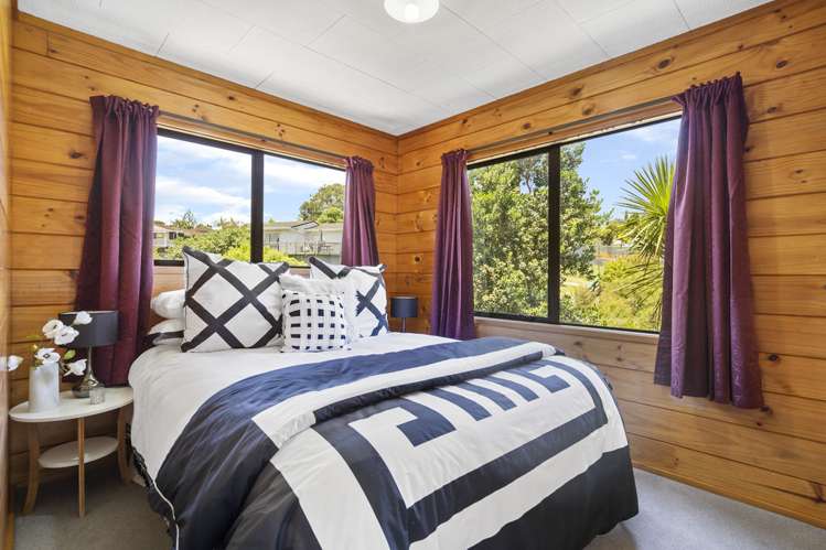 10 Woodhams Street Beach Haven_13