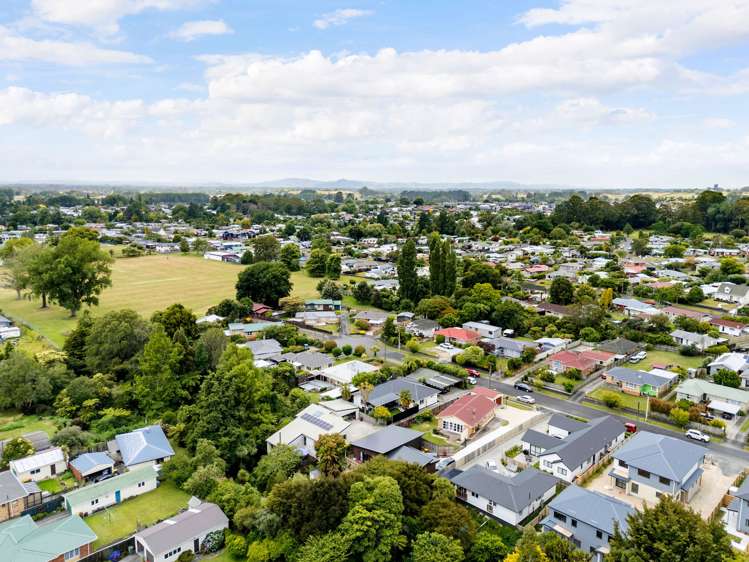 1/19 Greta Street Glenview_19