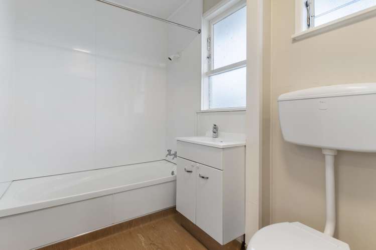 20 Gill Avenue Te Atatu Peninsula_16