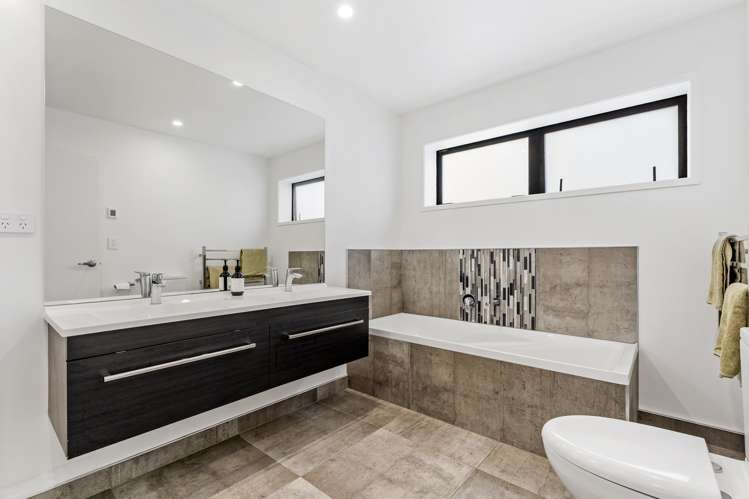 22 Runway Rise Dairy Flat_12