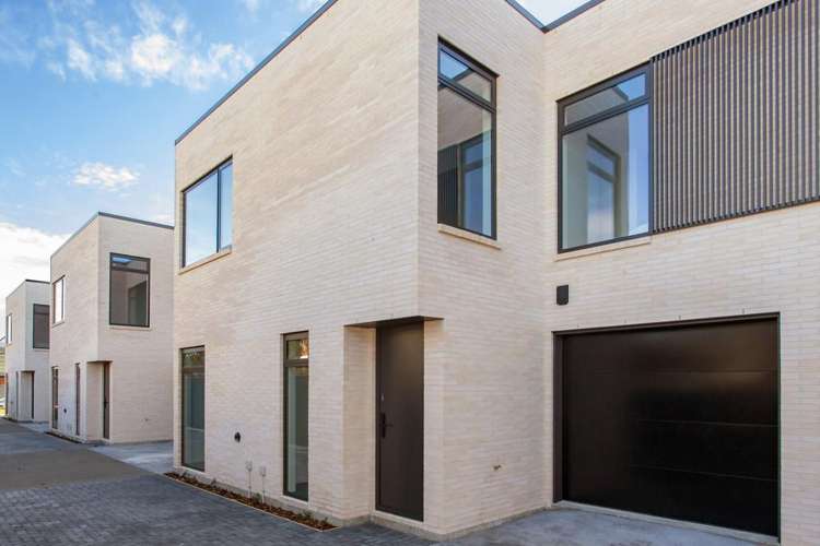 4/44 Winchester Street Merivale_12