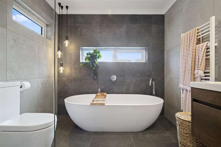 10 Litchfield Place Clarks Beach_11