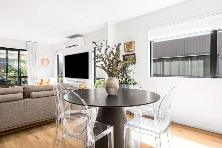 14b Kelwyn Road Kelston_25