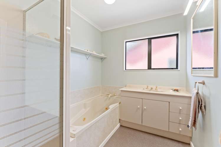 15 Tudor Grove Feilding_13