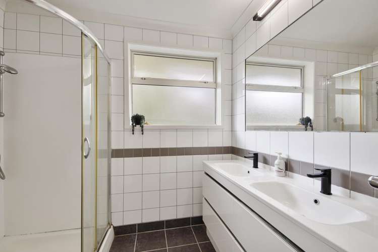 43 Bruces Road Sefton_23