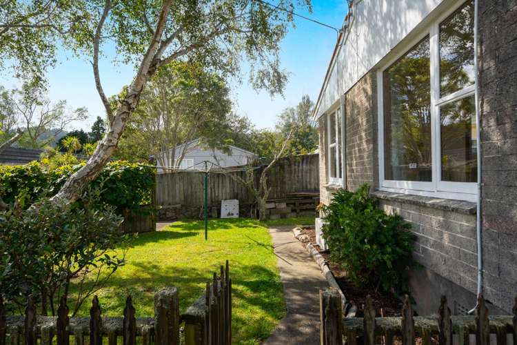 6 Young Grove Stokes Valley_12