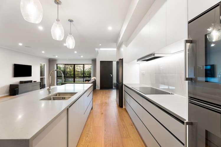 5 Headsail Drive Long Bay_3