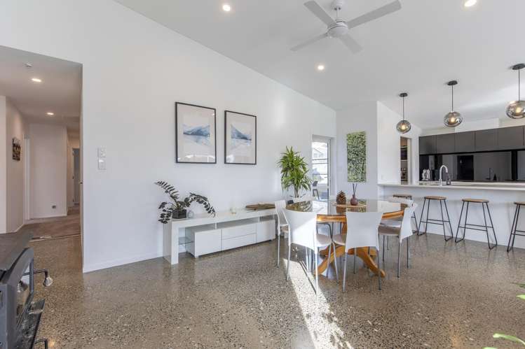 8 Marshall Close_3