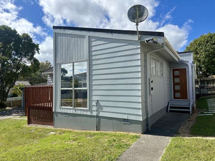 1 Theban Place Totara Vale_11