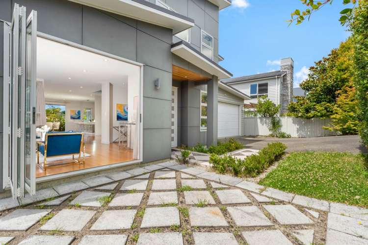 18 Remuremu Street Long Bay_24