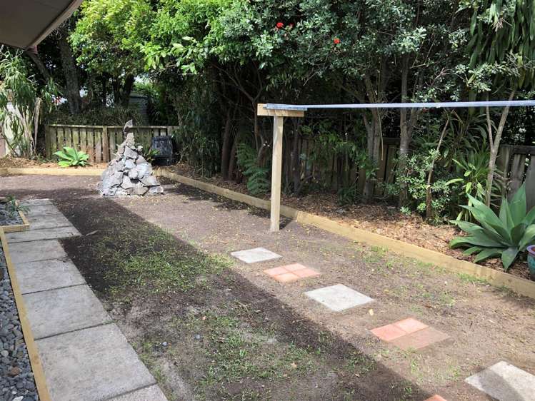 2/8 Keeling Road Henderson_13