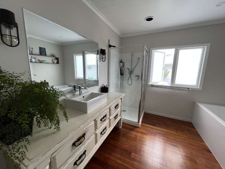 27 Montgomery Avenue Onerahi_4