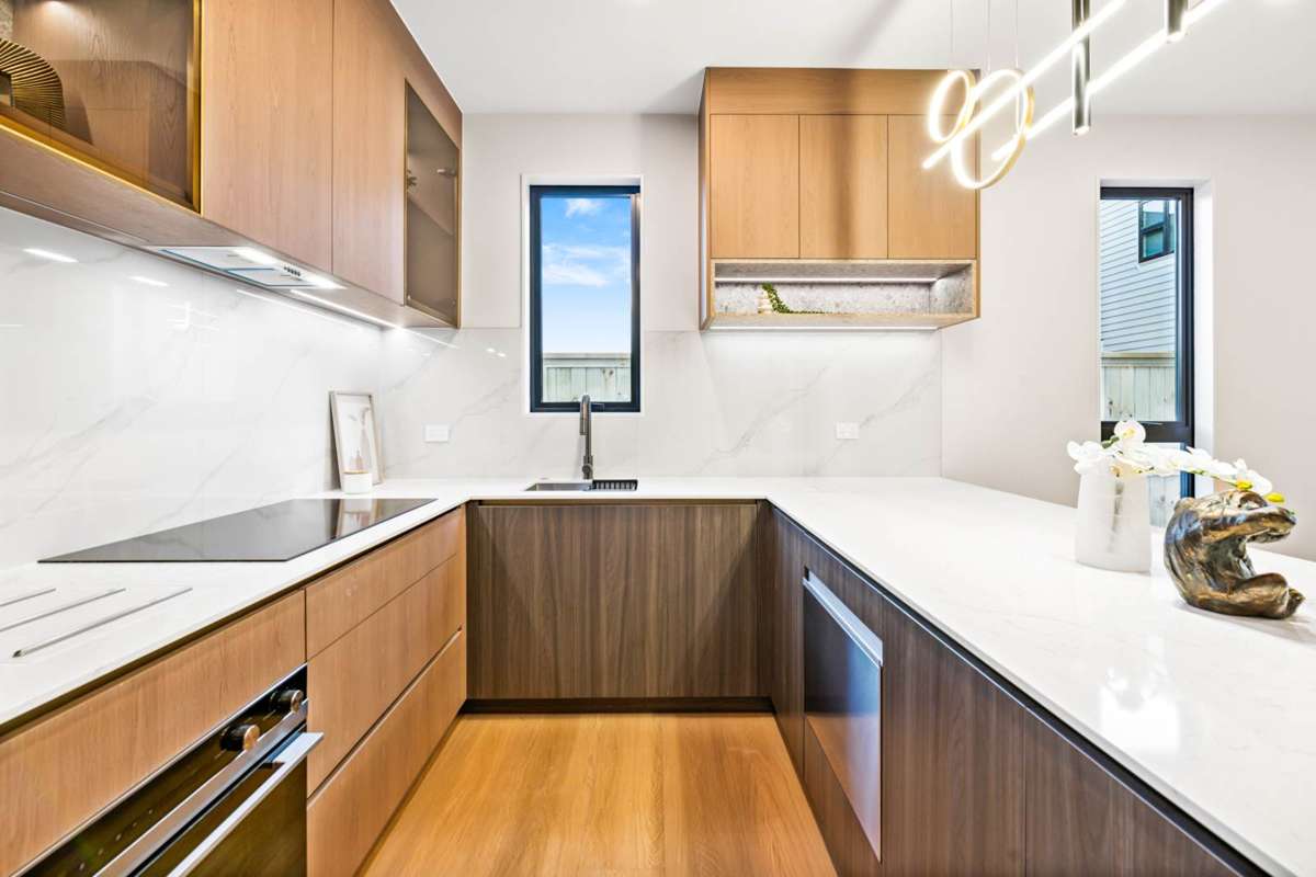 2/90 Picasso Drive_5