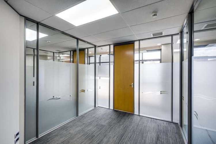 301-303 Queen Street East Hastings Central_5