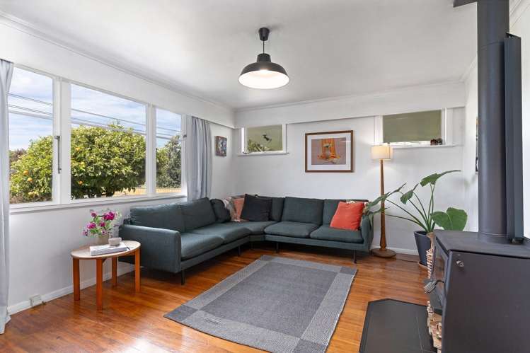 46 Woodward Street East Featherston_5