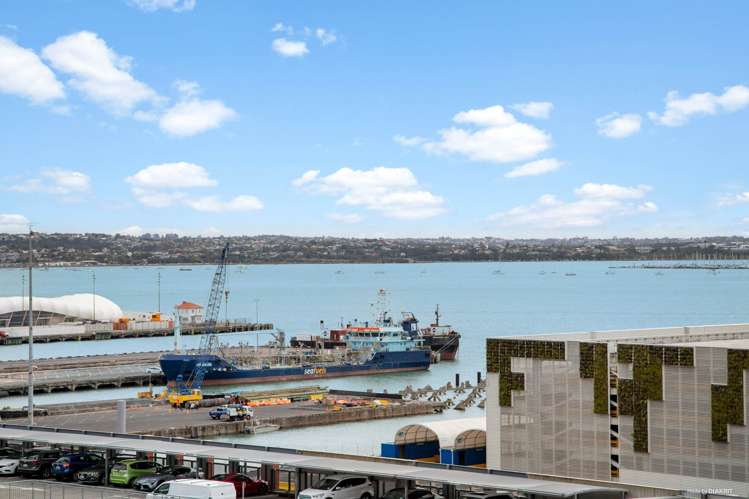 1004/30 Beach Road_0