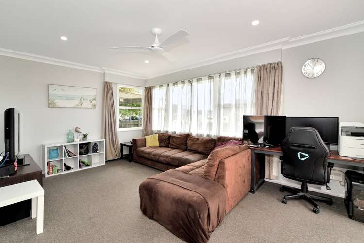 8 Wembury Grove Parkvale_11