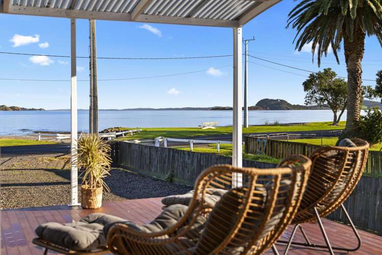 25 Kawakawa Bay Coast Road_2