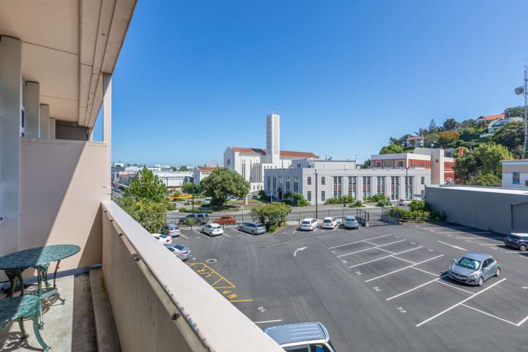 2a/3 Shakespeare Road Napier South_13