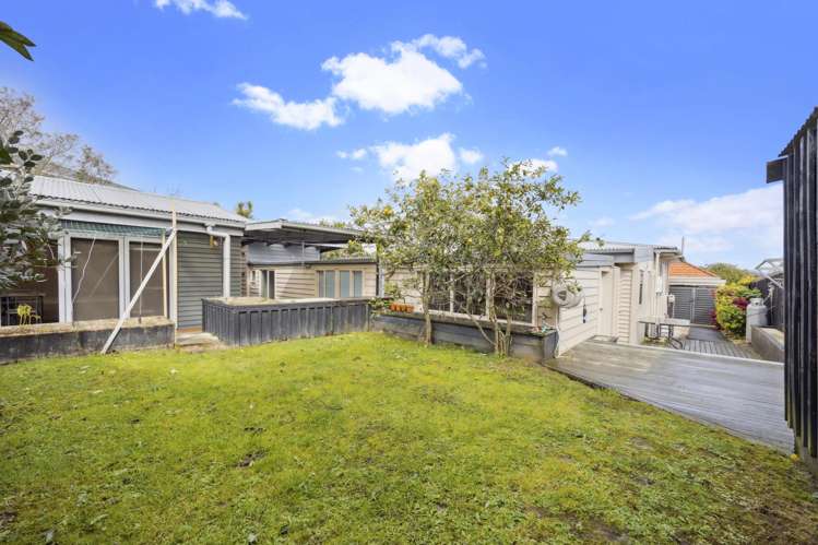9 Sheehan Road Te Atatu South_17
