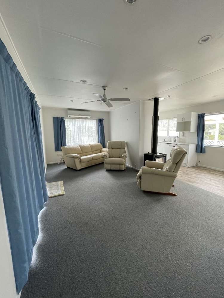 15 Guy Avenue 10516_1