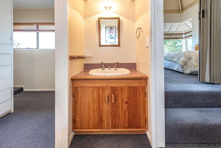 9 Riverbank Road Okoia_12