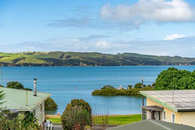 Harbour Views & Coastal Living