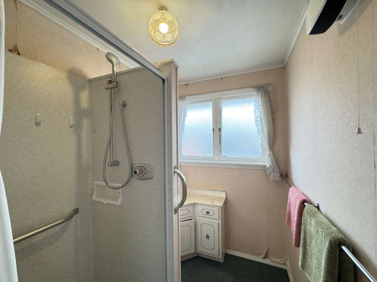 56 Raymond Street West End_12