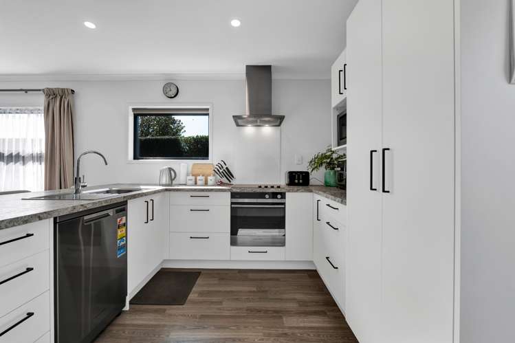 111 & 111a Puriri Street Hawera_17