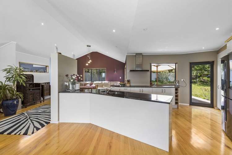 11 Kyle Road Greenhithe_6