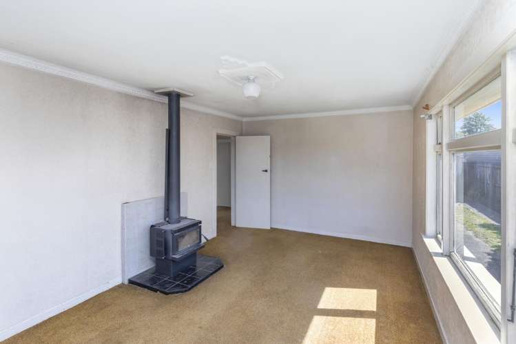 63 Coopers Road Dallington_13