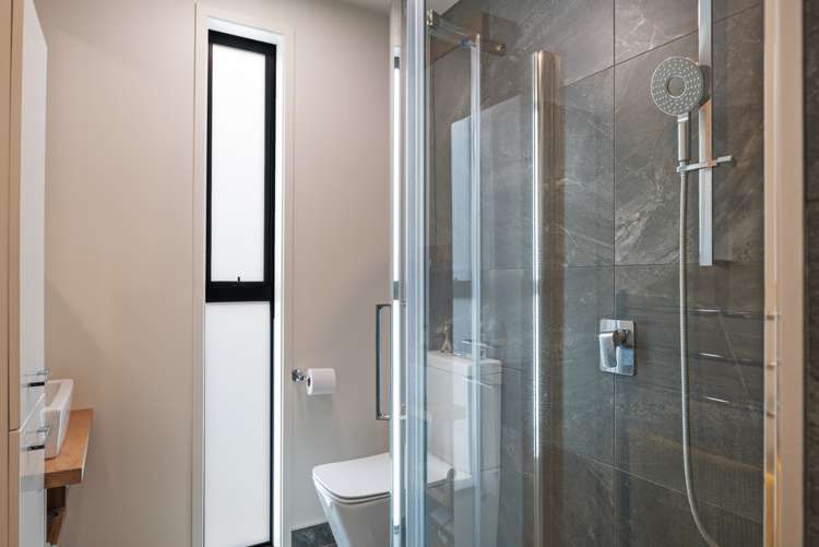 2/2 Matatua Road Raumati Beach_13