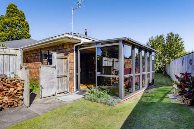 69 Egmont Street Hawera_1