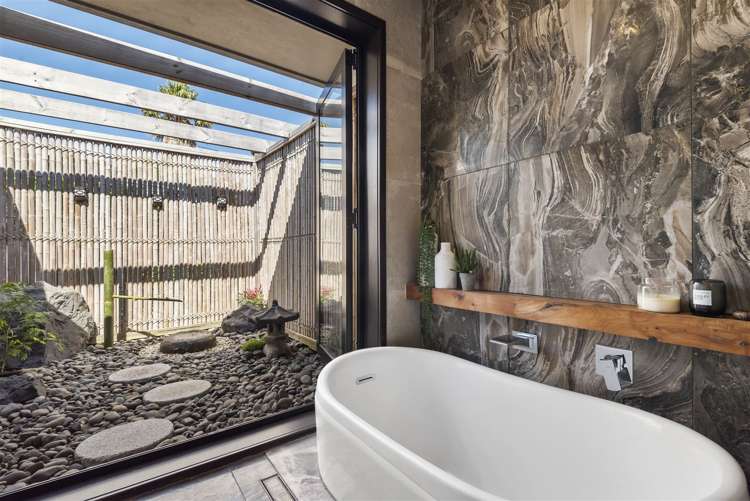 1/870 Beach Road Waiake_17