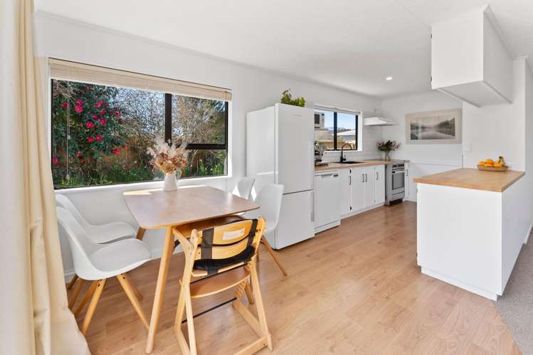 1a Lord Auckland Road Wakefield_10