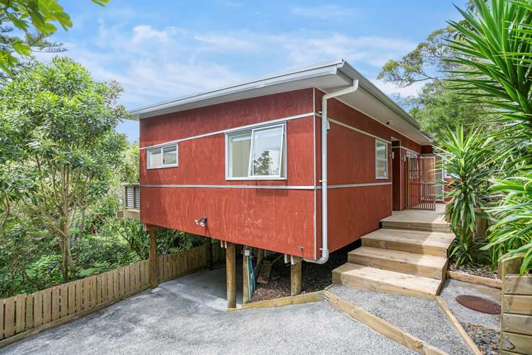 23 Crocombe Crescent Beach Haven_18