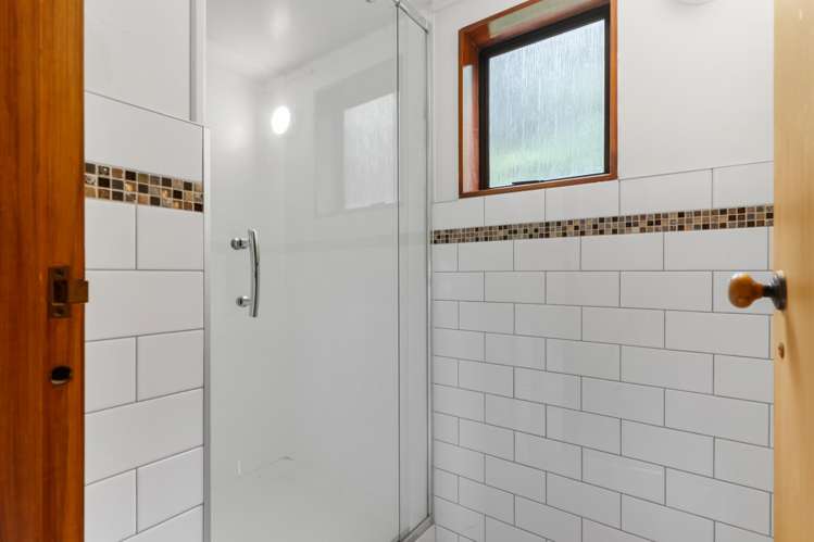 5 Nadia Grove Khandallah_13