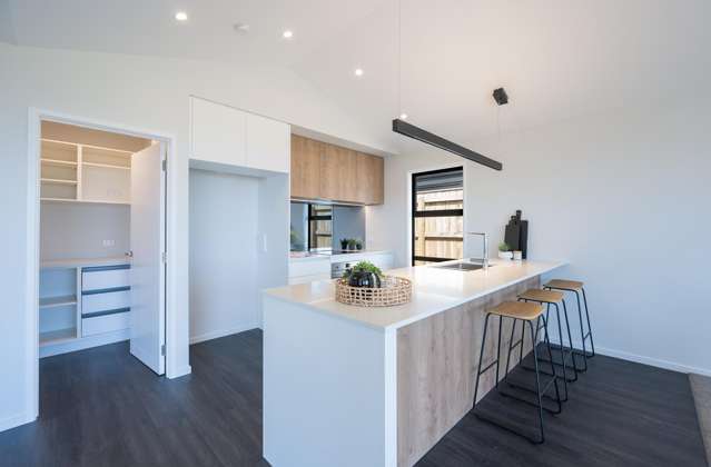 7 Hill Tops Way Stoke_4