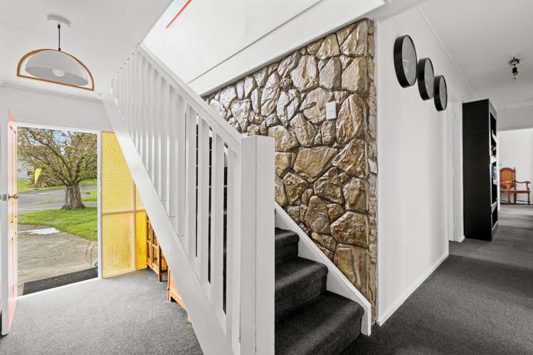 9 Meads Place Bulls_14