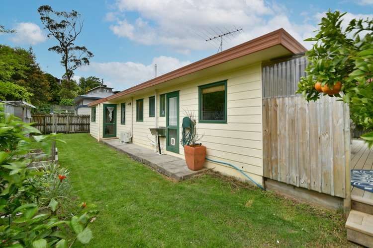 1/12 Knott Road Stanmore Bay_18