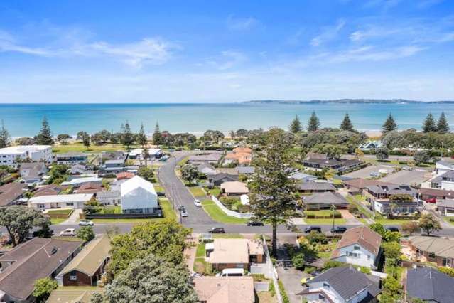RETIRE TO THE BEACH - COASTAL LIVING AT ITS BEST!